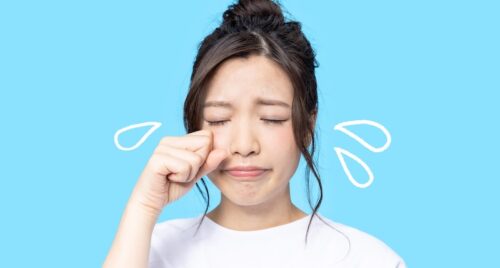 泣き顔の女性