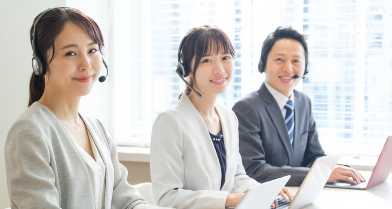 コールセンターで働く人々